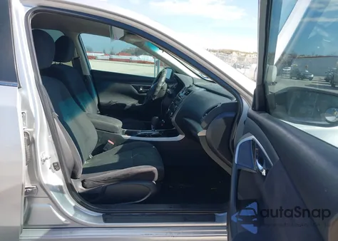 2014 Nissan Altima 2.5/2.5 S/2.5 Sl/2.5 Sv z USA, uszkodzony, nr VIN 1N4AL3AP2EN375638